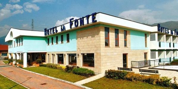 La Fonte Hotel Ome Ngoại thất bức ảnh
