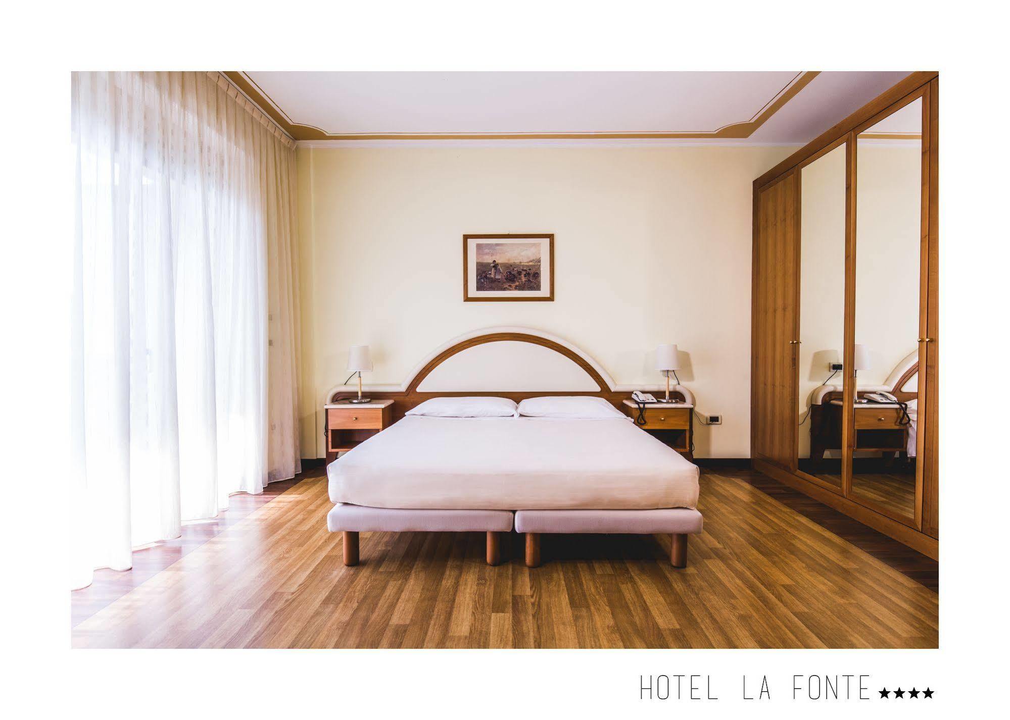 La Fonte Hotel Ome Ngoại thất bức ảnh
